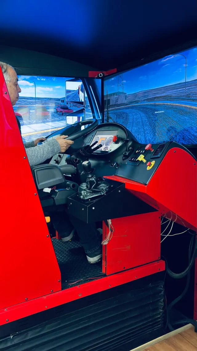 Cabina del simulador de conducción de Servicios Expert
