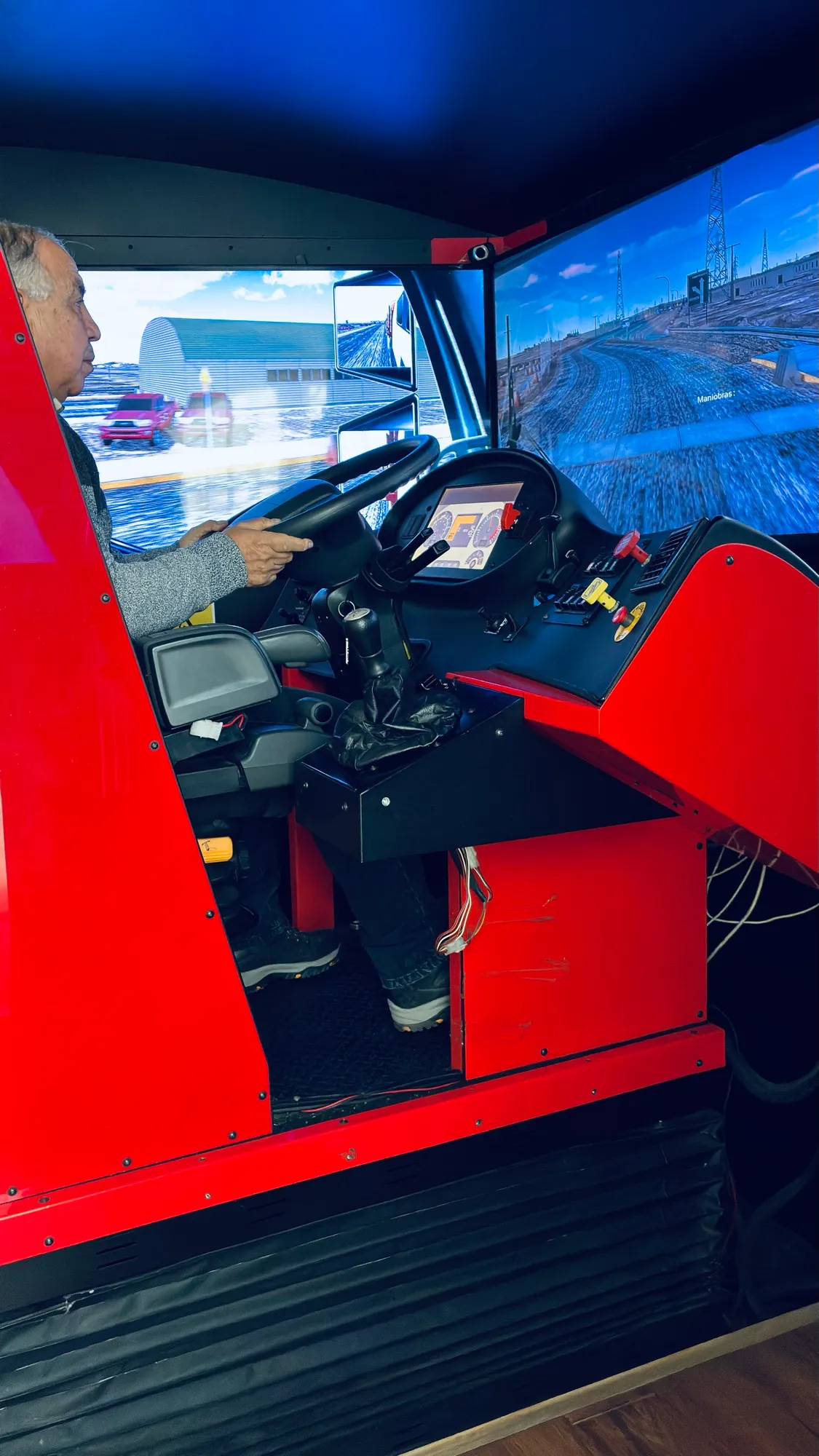 Interior de un simulador de inmersión total de Servicios Expert